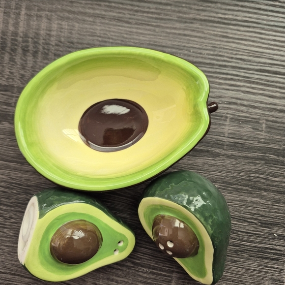 Green and Brown Avocado Ceramic Bowl and Shaker Set - Picture 2 of 5